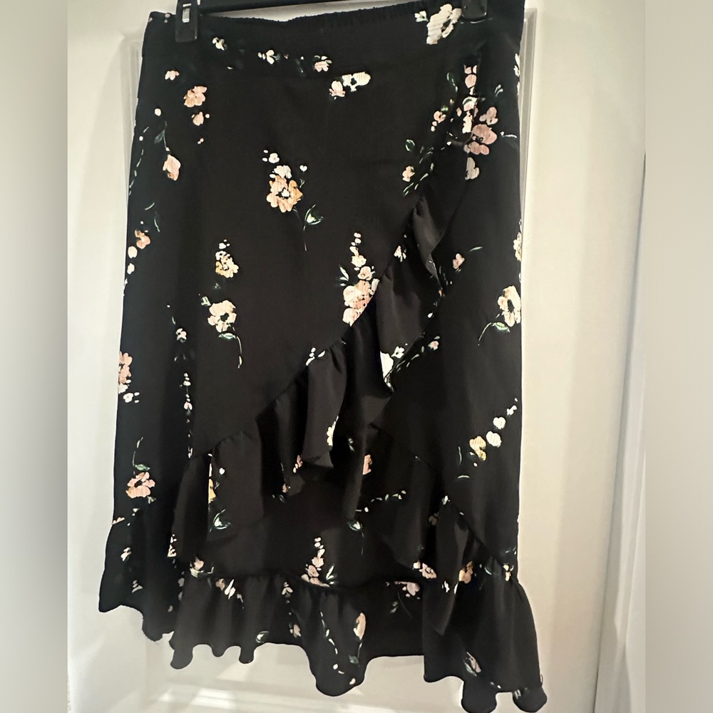 NWT LC Lauren Conrad faux wrap floral skirt